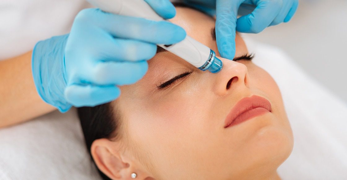 Facial Hydra Treatment: Rahasia Kulit Lembab Glowing secara Instan
